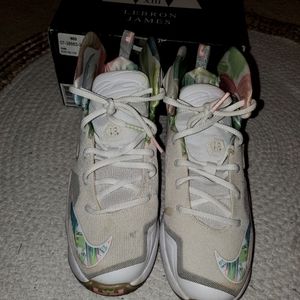 White Lebron XIII (13)